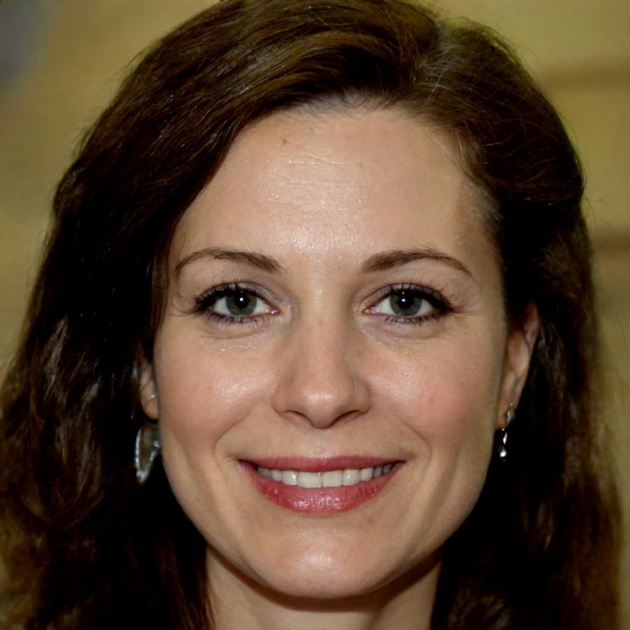 Portrait d'Anaïs Lefebvre, formatrice spécialisée en épargne